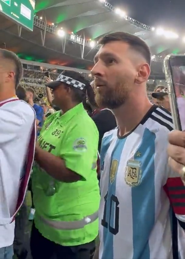 Brezilya-Arjantin maçında skandal görüntüler! Messi takımı sahadan çekti