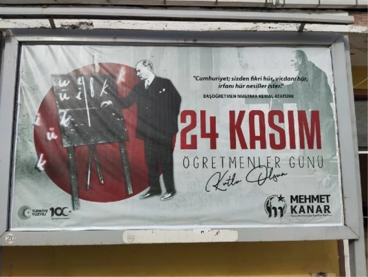 Mustafakemalpaşa\'da Öğretmenler Günü afişleri tartışma yarattı