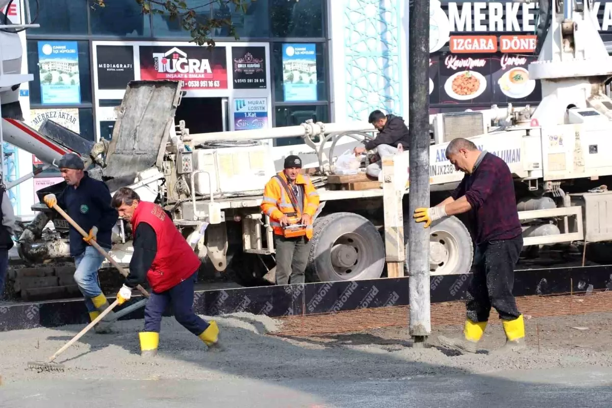 Cumayeri Merkez Cami çevresinde yenileme çalışmaları başladı