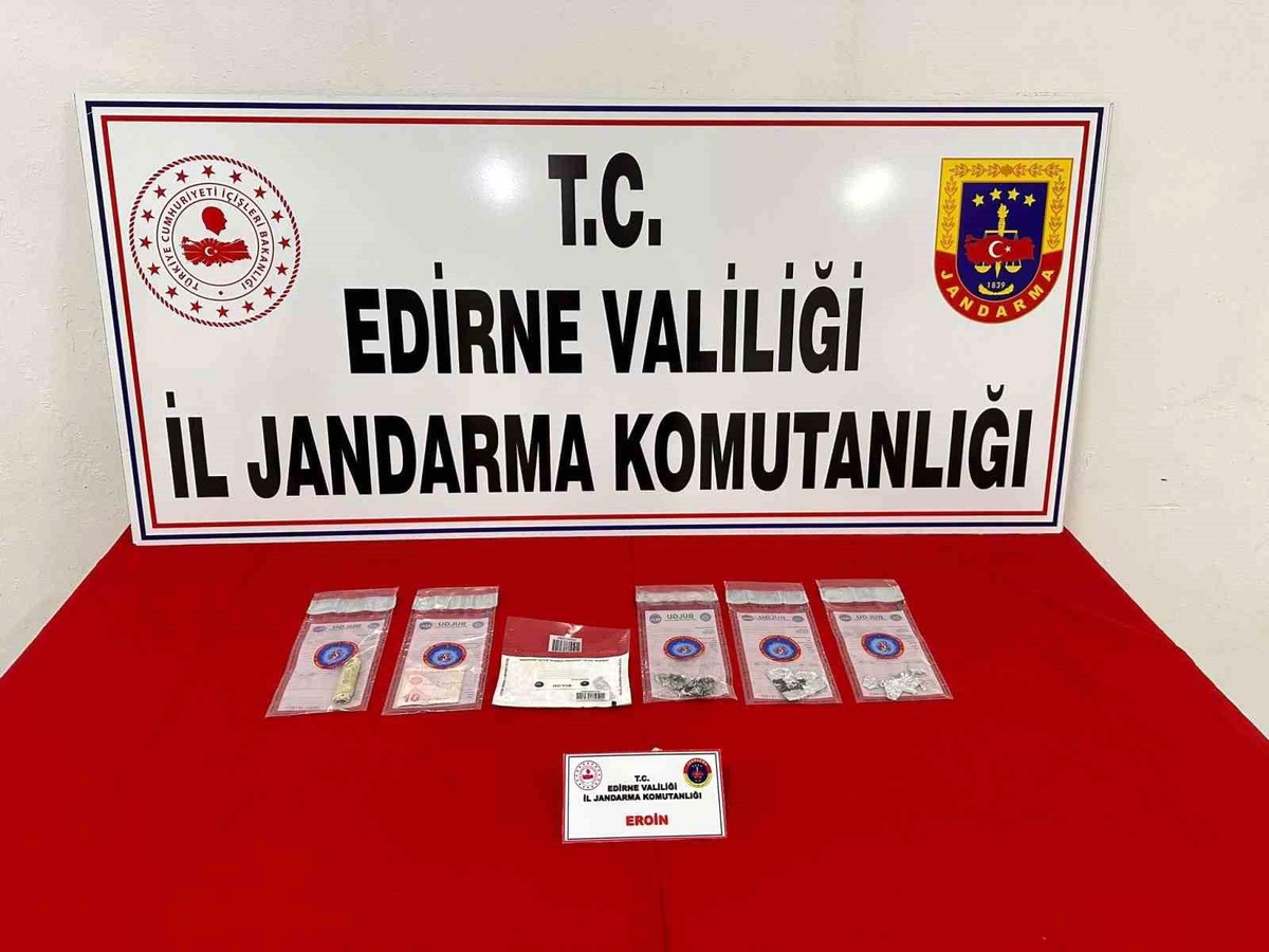 Edirne\'de Uyuşturucu Operasyonu: 3 Şüpheli Gözaltına Alındı