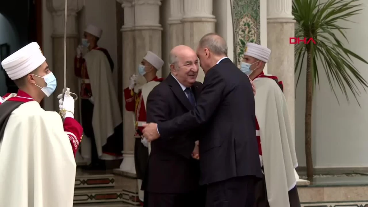 Erdoğan, Cezayir Cumhurbaşkanlığı Sarayı\'nda resmi törenle karşılandı