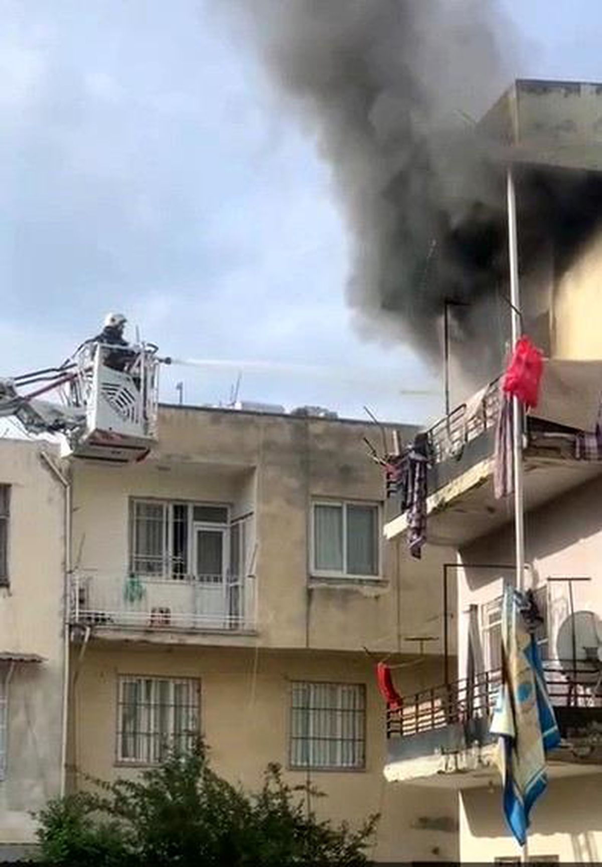 İskenderun\'da Müstakil Evde Yangın Çıktı