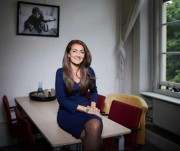 Hollanda'da ilk kadın başbakanı olmaya aday olan Dilan Yeşilgöz kimdir? Hollanda'da ilk kadın başbakanı olmaya aday olan Dilan Yeşilgöz kimdir?