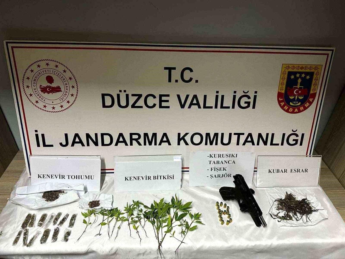 Düzce\'de Uyuşturucu Operasyonu: 6 Yasa Dışı Göçmen Yakalandı