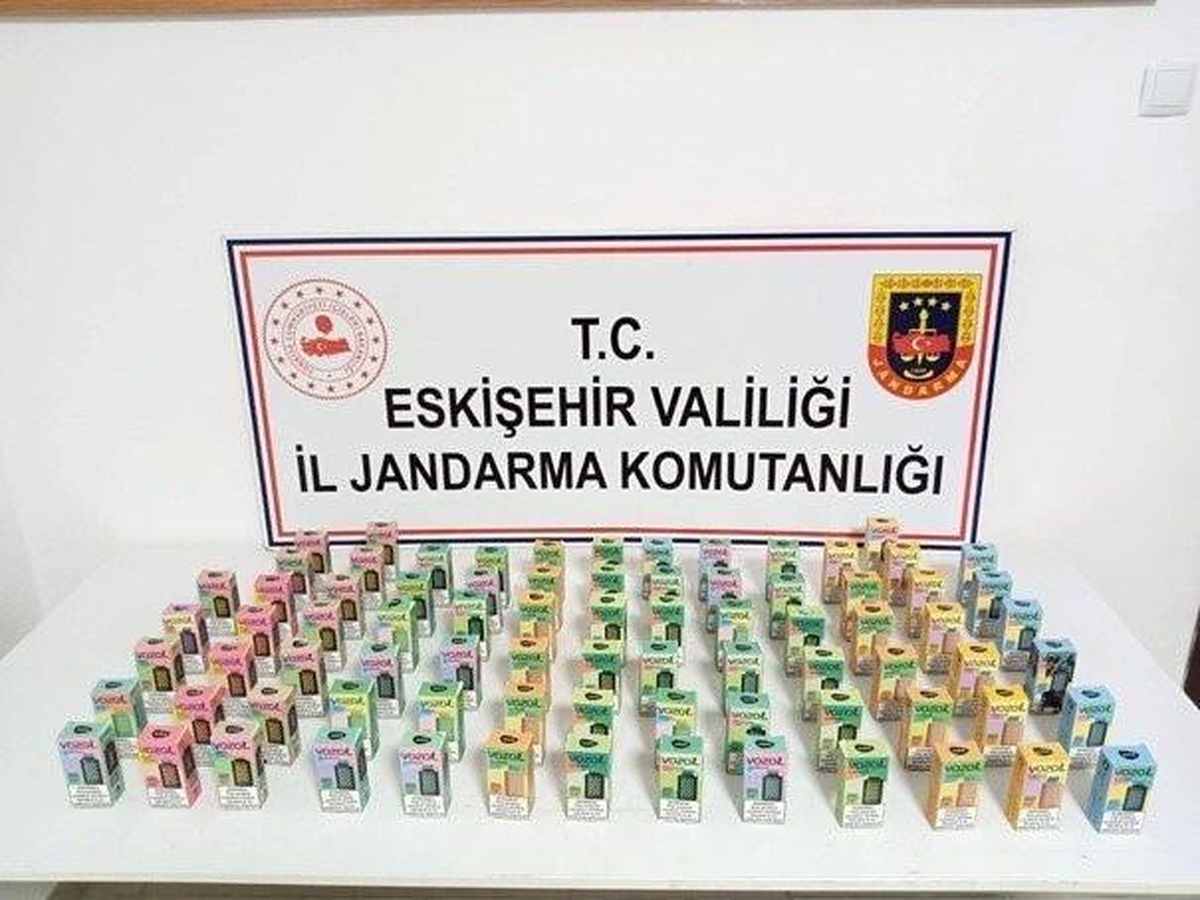 Eskişehir\'de Kaçak Elektronik Sigara Satıcısı Yakalandı