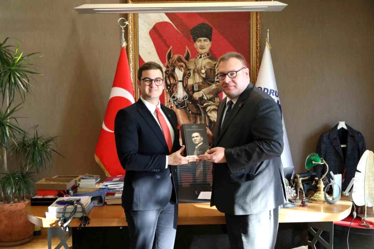 Karadağ Büyükelçisi ve Müsteşar Bodrum Belediyesi\'ni Ziyaret Etti