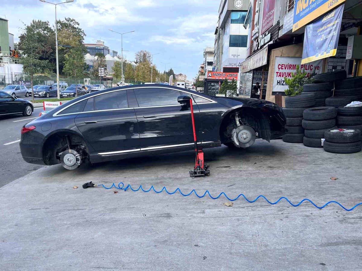 Kış Lastiği Uygulaması Öncesi Oto Lastik Dükkanlarında Yoğunluk