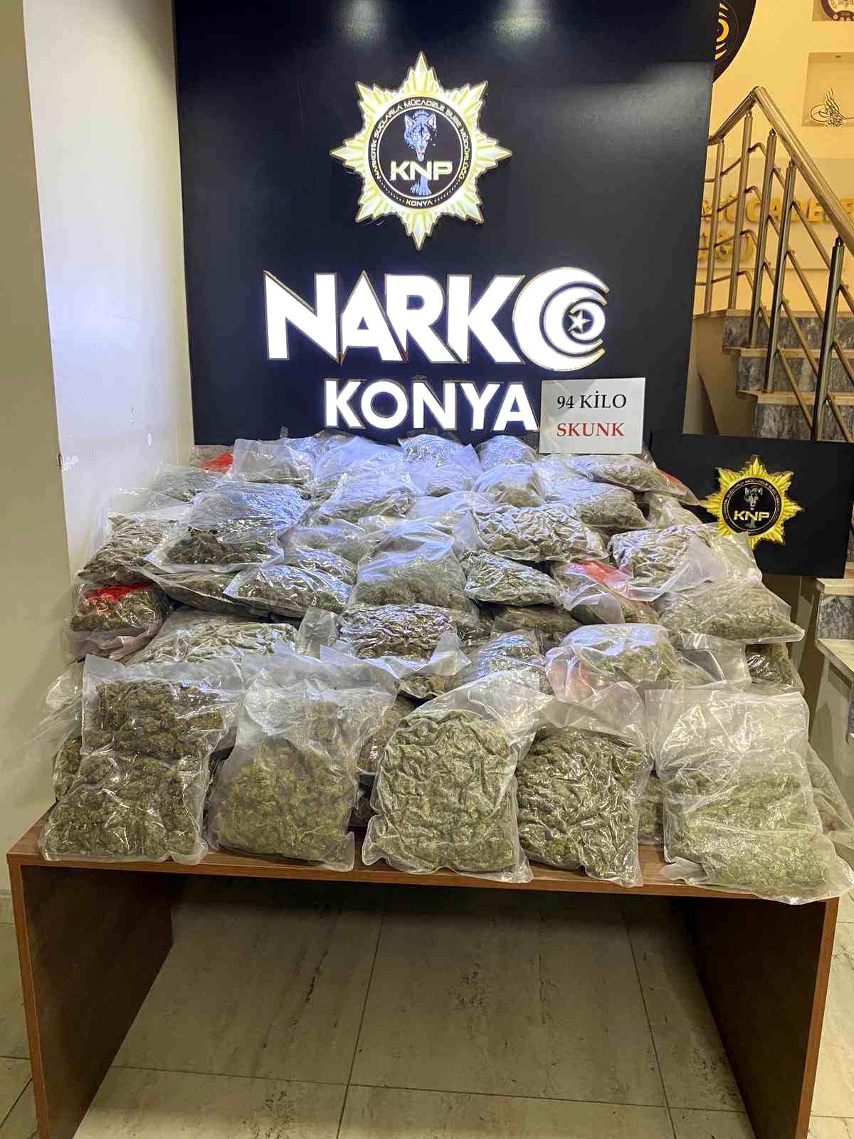 Konya\'da 94 kilo skunk ele geçirildi