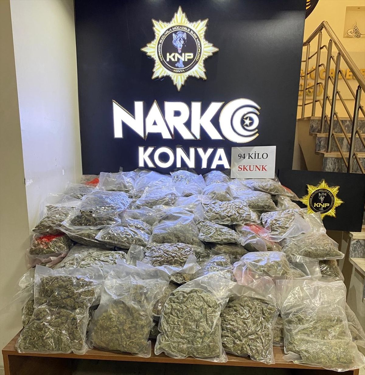 Konya\'da 94 kilogram skunk ele geçirildi, 3 zanlı tutuklandı
