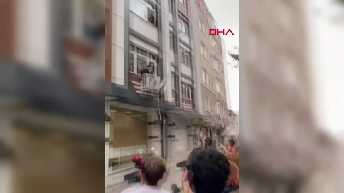 Küçükçekmece\'de yabancı uyruklu kişilerin tutsak tutulduğu evden kaçma girişimi ölümle sonuçlandı