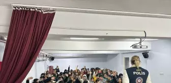 Manisa'da Öğrencilere Siber Zorbalık Eğitimi Verildi