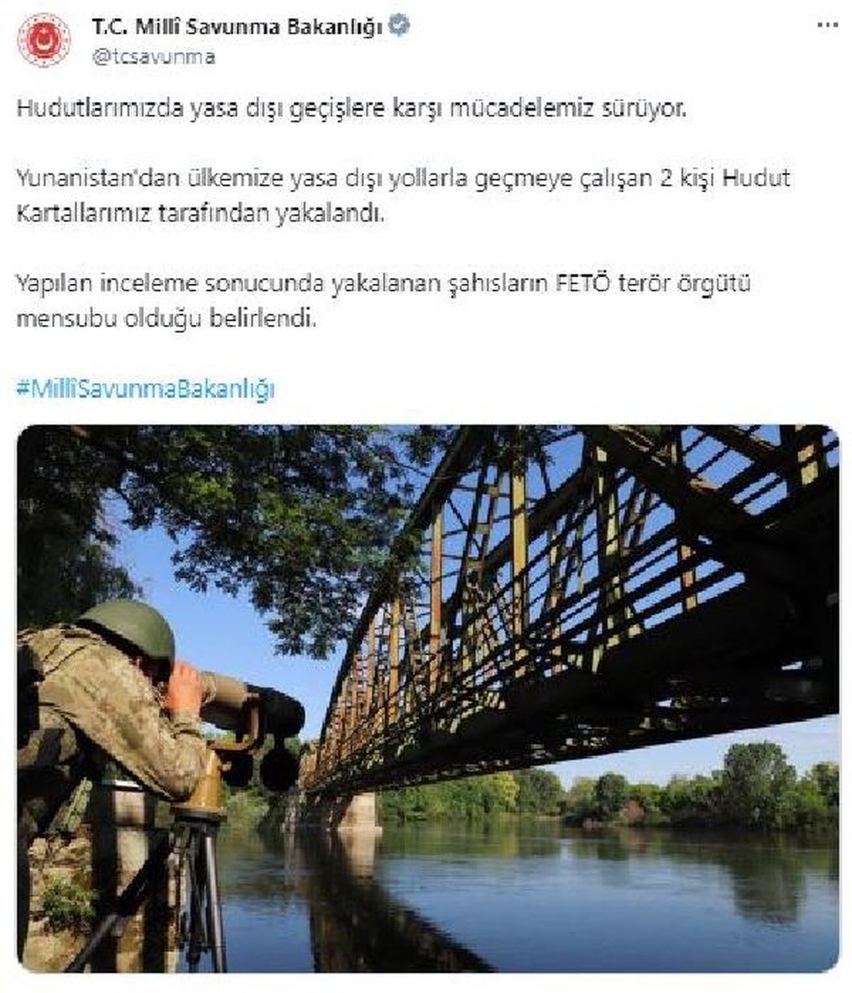 MSB: "Yunanistan\'dan ülkemize yasa dışı yollarla geçmeye çalışan 2 kişi Hudut Kartallarımız tarafından yakalandı.