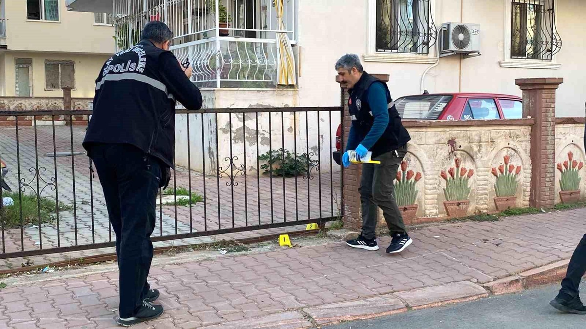 Antalya\'da Küfürlü Tartışma Silahlı Kavgaya Dönüştü