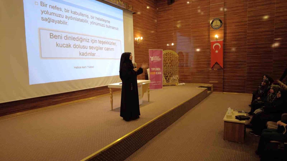 Yedi Başak İnsani Yardım Derneği Kadın Kolları Tarafından Kadınların Güçlenmesine Yönelik Seminer Düzenlendi