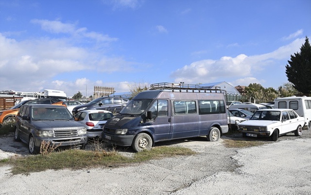 Hacizli araçlarla ilgili düzenlemede yarın yeni aşamaya geçiliyor! Vatandaşlar otomobillerini 10 gün içinde geri alabilecek Hacizli araçlarla ilgili düzenlemede yarın yeni aşamaya geçiliyor! Vatandaşlar otomobillerini 10 gün içinde geri alabilecek