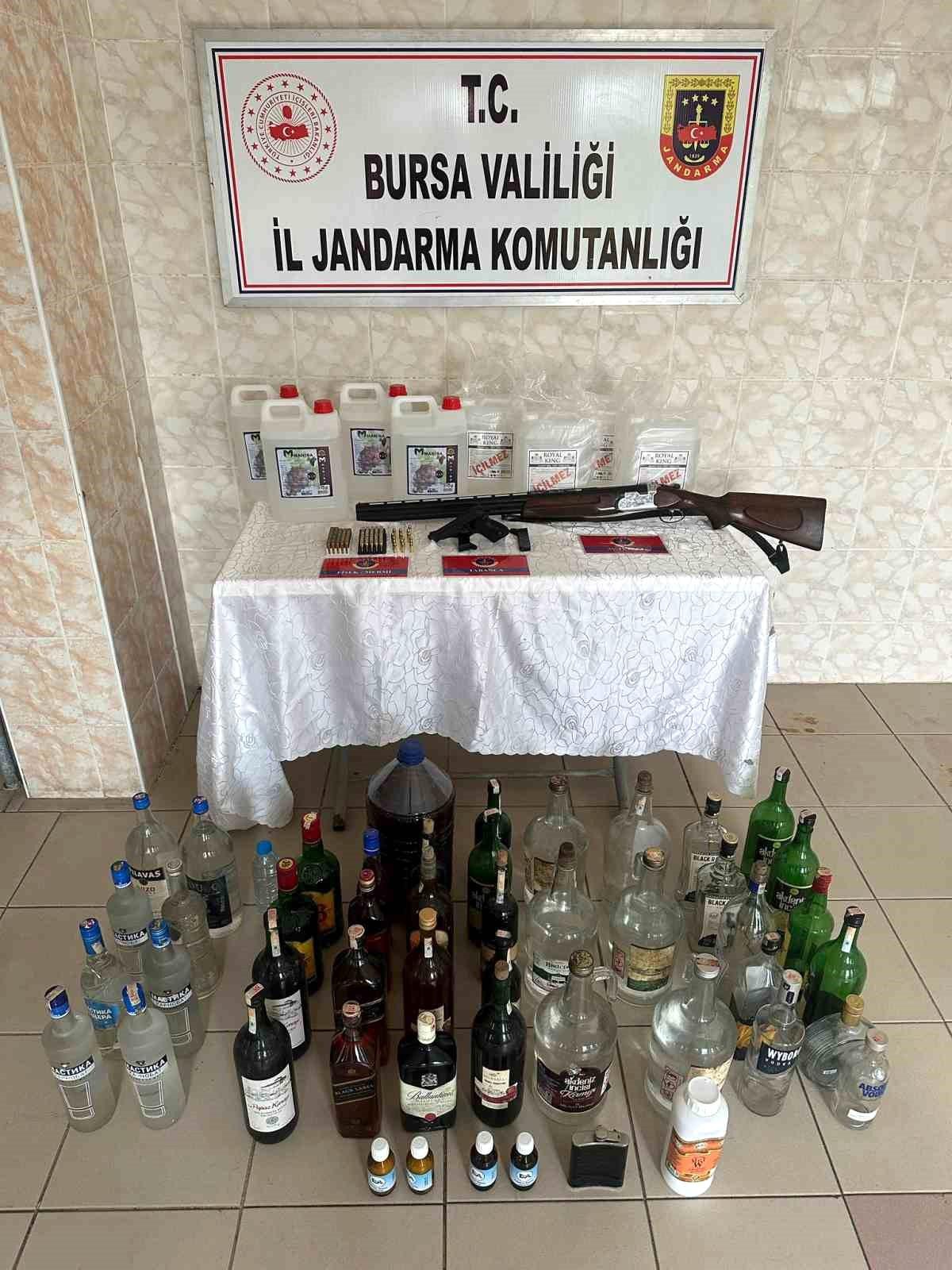 İznik\'te Kaçak ve Sahte Alkol Üretimi Yapan Şahıs Gözaltına Alındı