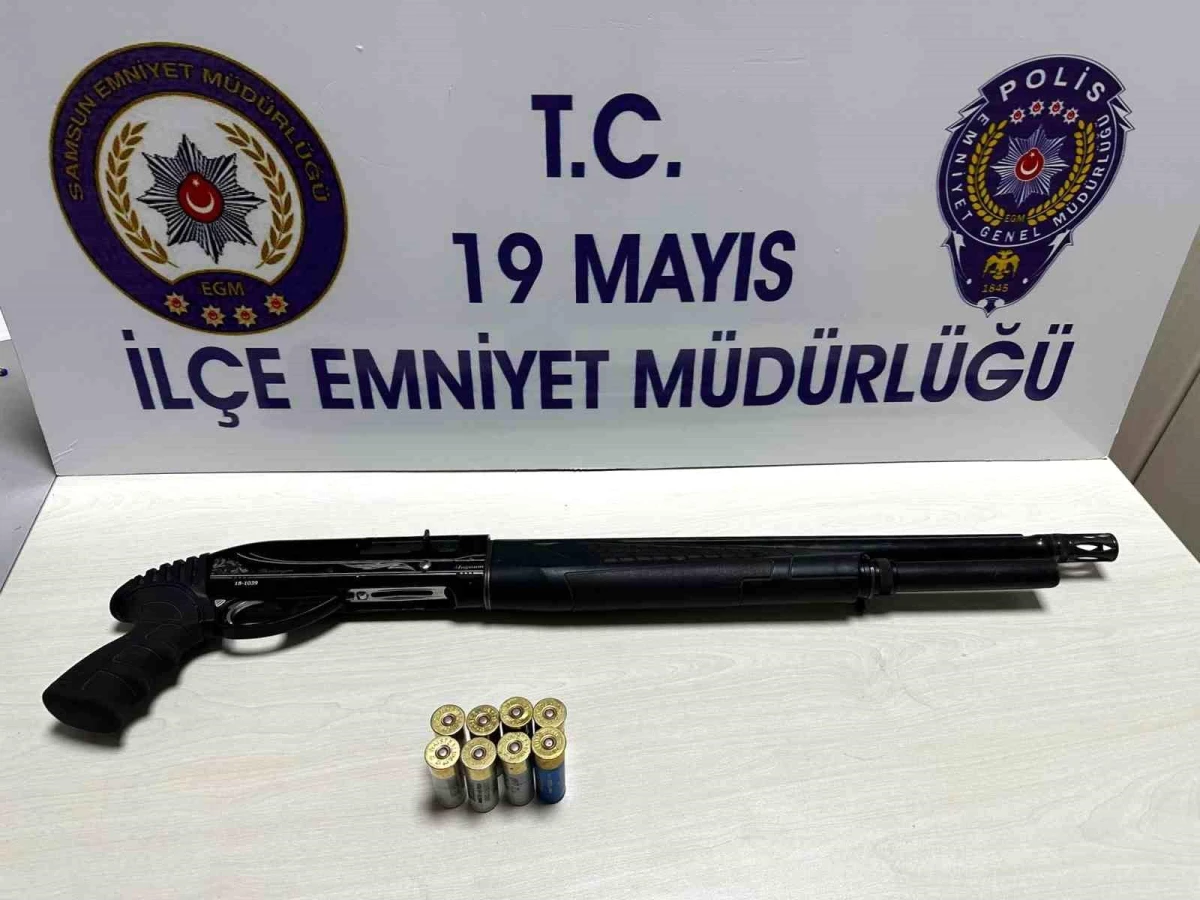 19 Mayıs ilçesinde 3 araçta silah ele geçirildi