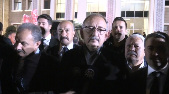 Bakan Özhaseki: Deprem sırasında toplantıyı terk ettik