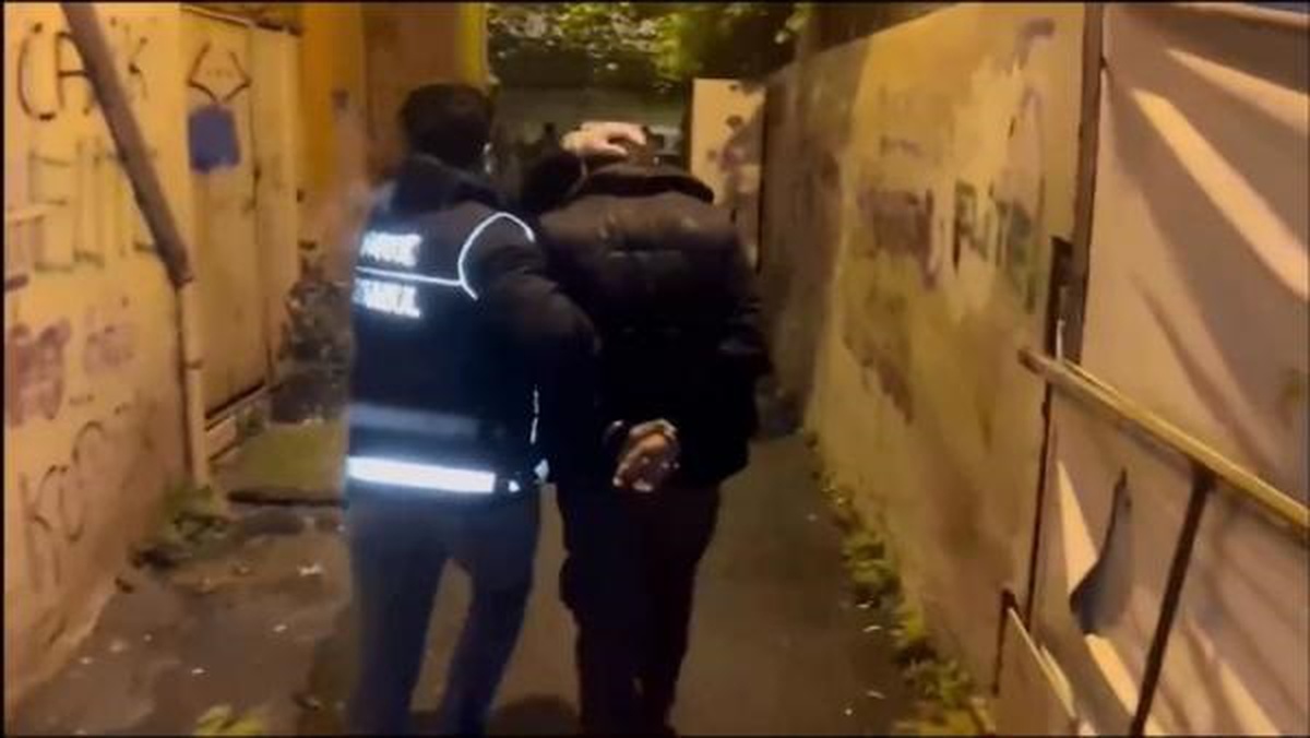 İstanbul ve Bursa\'da Narkogüç-37 Operasyonu: 156 sokak satıcısı yakalandı