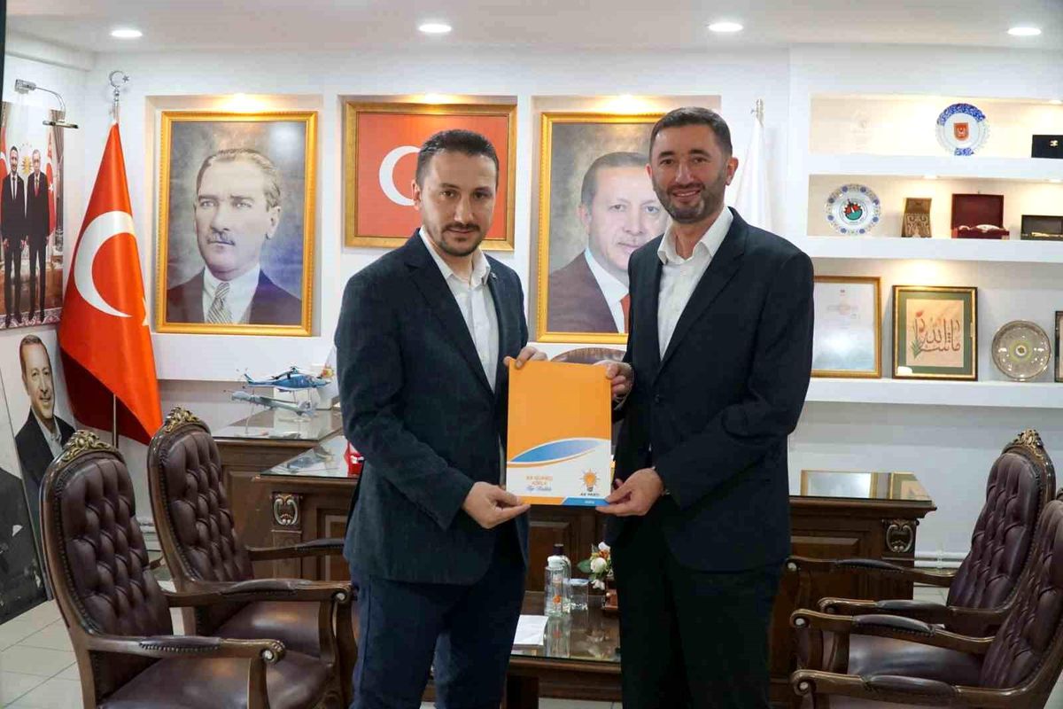 Düzce\'de AK Parti\'ye 42 kişi belediye başkan aday adaylığı başvurusunda bulundu