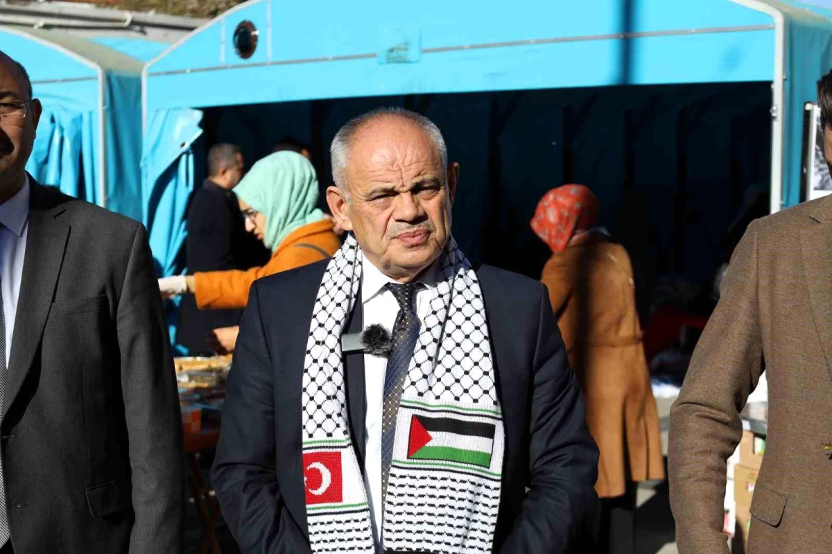 Başkan Öztürk Filistin için düzenlenen panayıra destek verdi