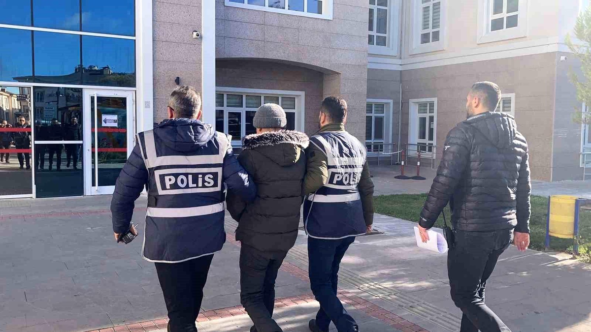 Burdur\'da Asayiş Uygulaması Sonucu 18 Şüpheli Tutuklandı