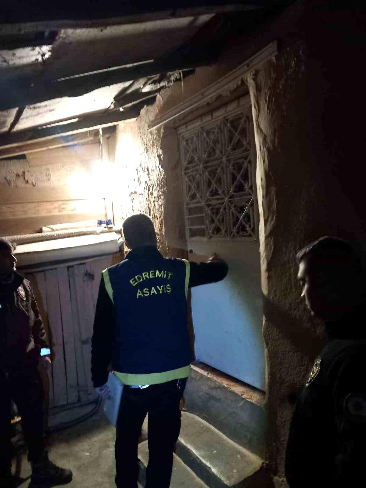 Balıkesir\'de Şafak Operasyonu: 15 Aranan Şahıs Yakalandı