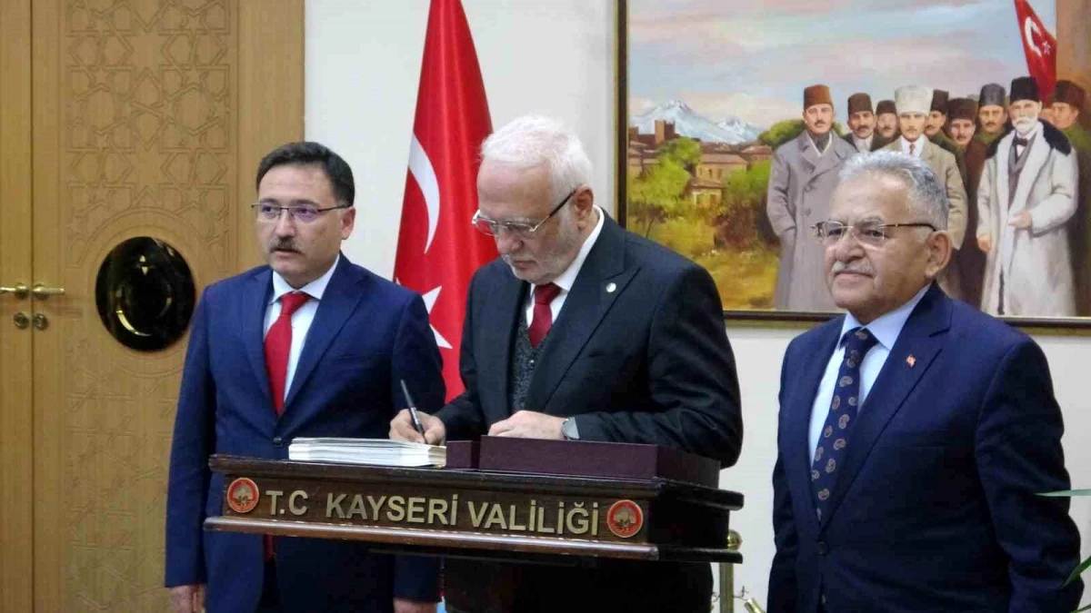 AK Parti Genel Başkanvekili Mustafa Elitaş, Kayseri Valiliği\'ni ziyaret etti