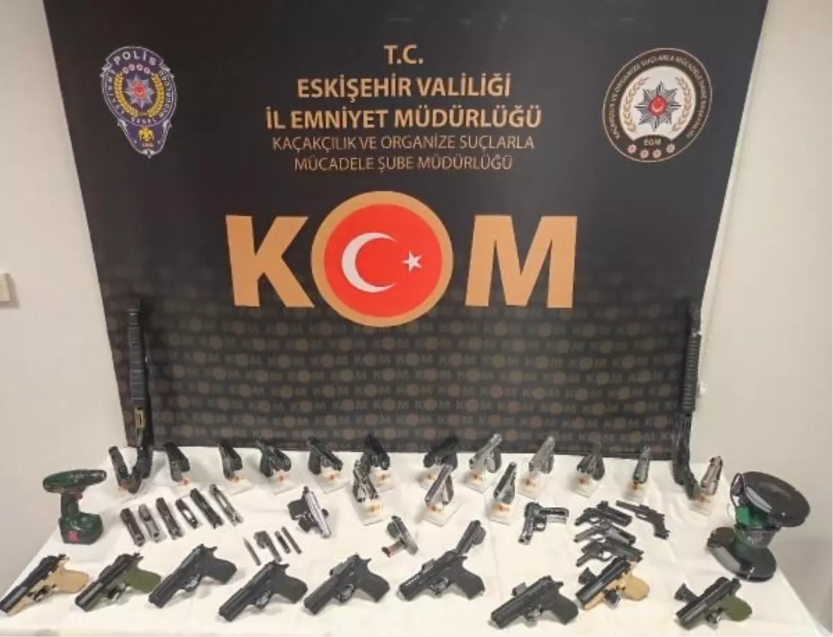 Eskişehir\'de silah atölyesine yapılan baskında 2 şüpheli yakalandı