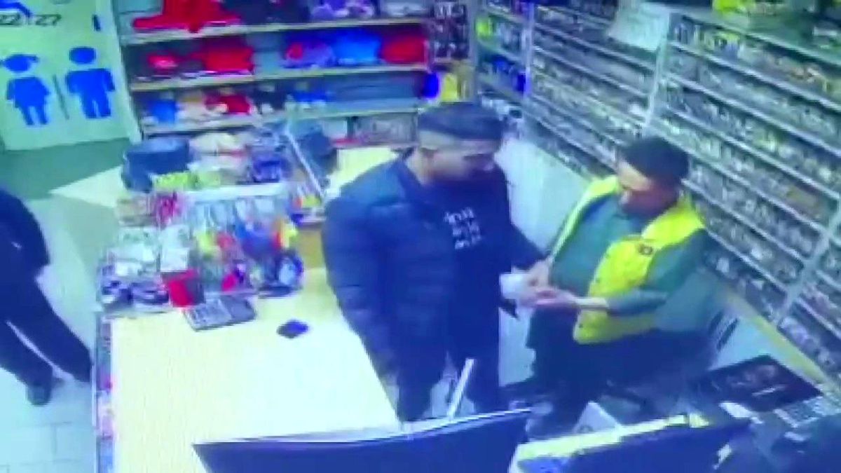 Gaziosmanpaşa\'da Akaryakıt İstasyonuna Silahlı Soygun