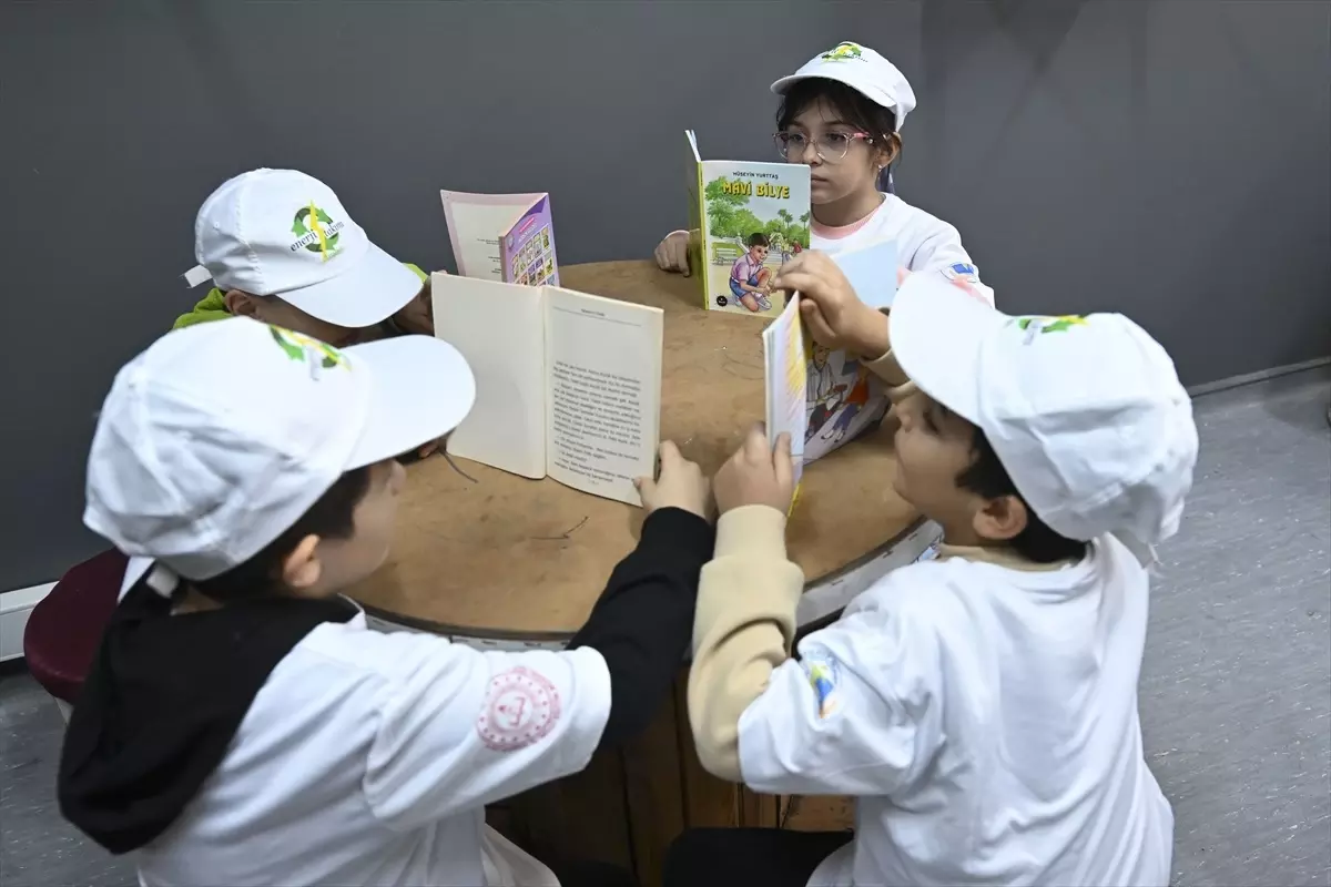 "Genç öğretmen" yarının büyüklerine çevre bilinci aşılıyor