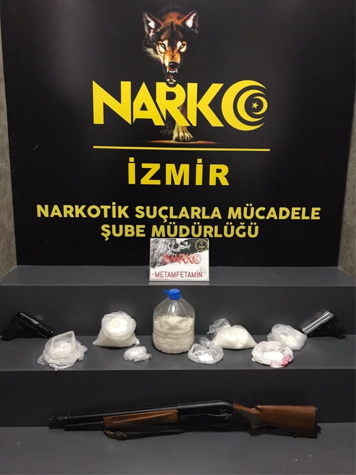 İzmir\'de 5 Kilo Sentetik Uyuşturucu Ele Geçirildi