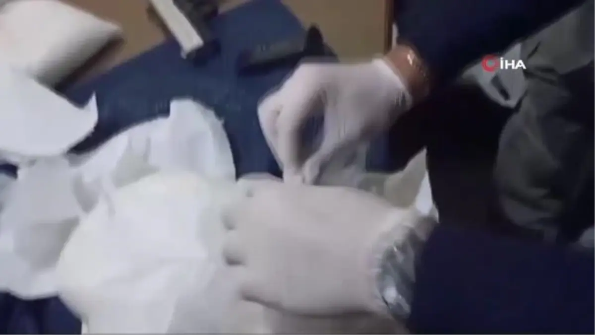 İzmir\'de Zehir Tacirlerine Operasyon: 5 Kilo Metamfetamin Ele Geçirildi