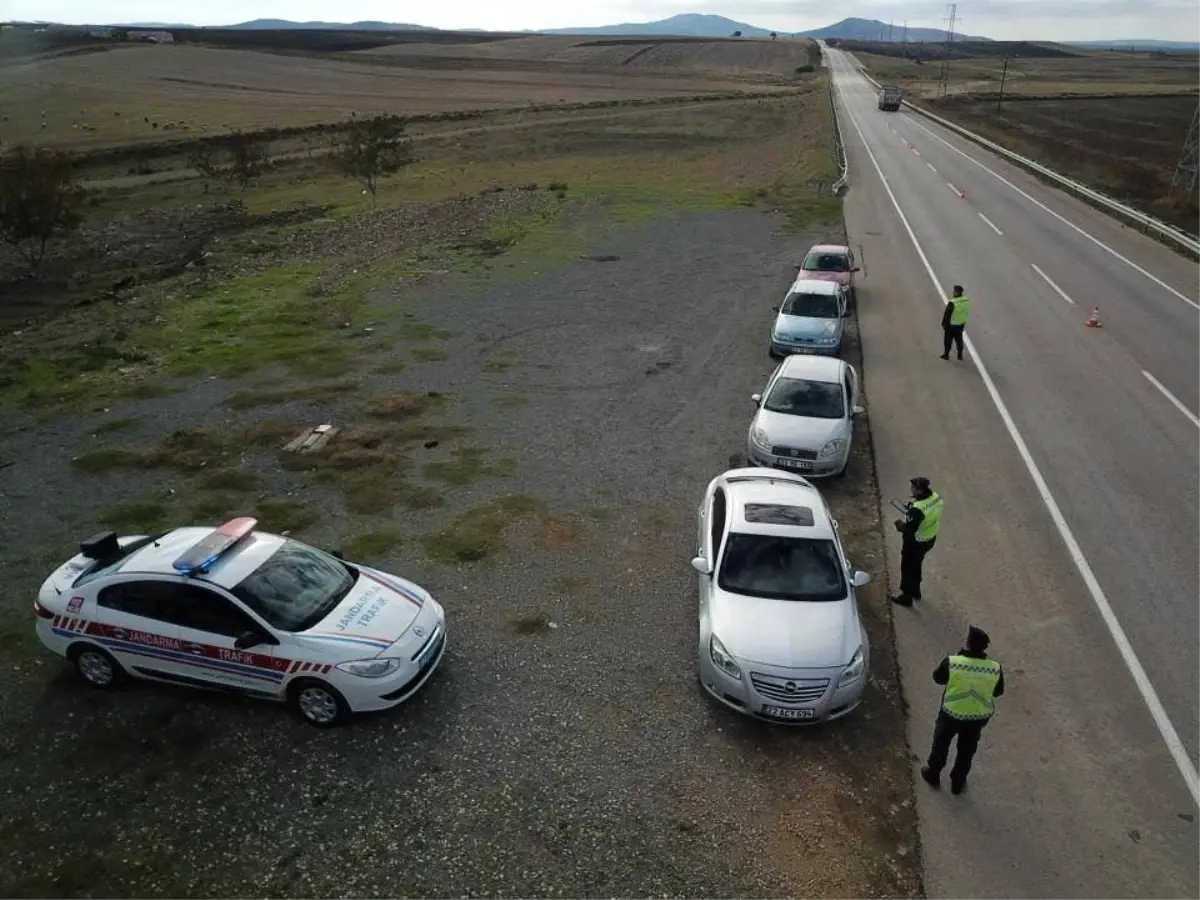 Edirne İl Jandarma Komutanlığı, Keşan-Enez yolunda dron destekli denetim gerçekleştirdi