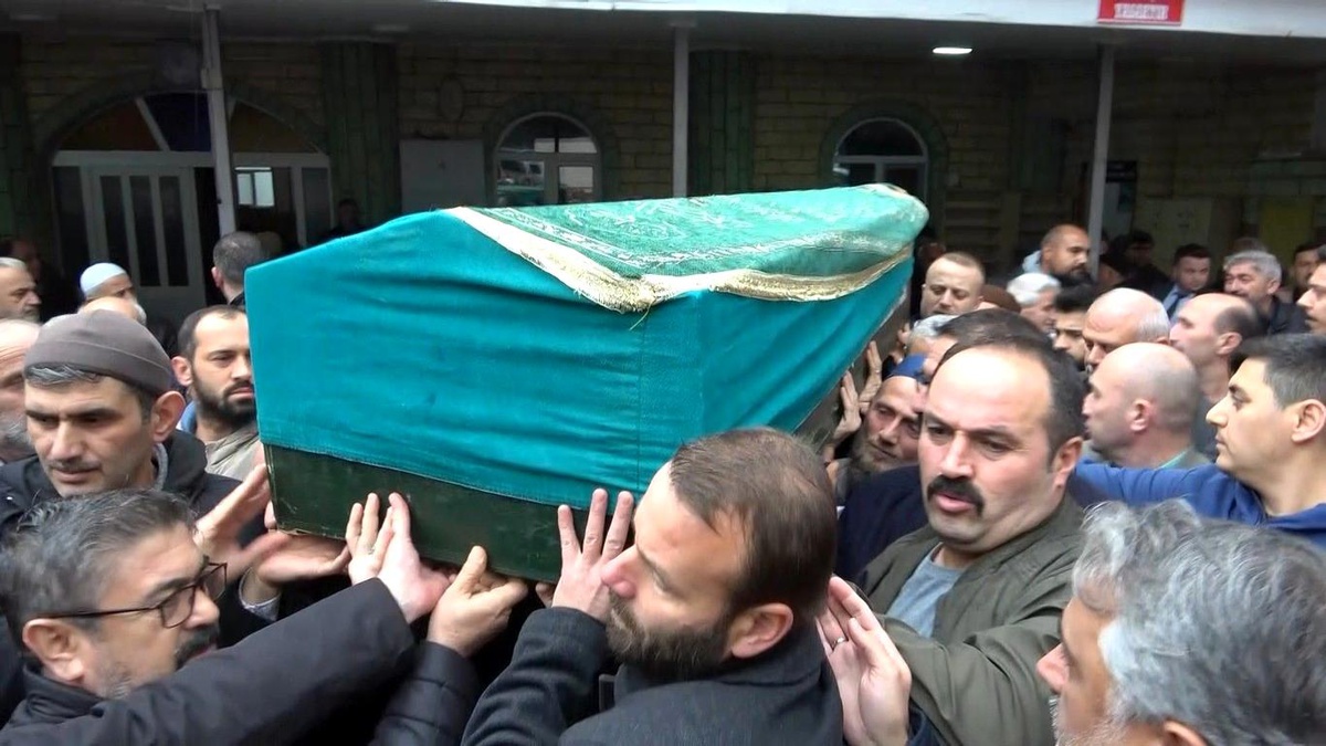 Samsun\'da Kemik İliği Kanserine Yenik Düşen Öğretmenin Cenazesi Defnedildi
