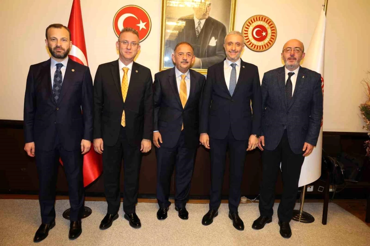 AK Parti Kütahya İl Başkanı ve Milletvekilleri Bakan Özhaseki\'yi ziyaret etti