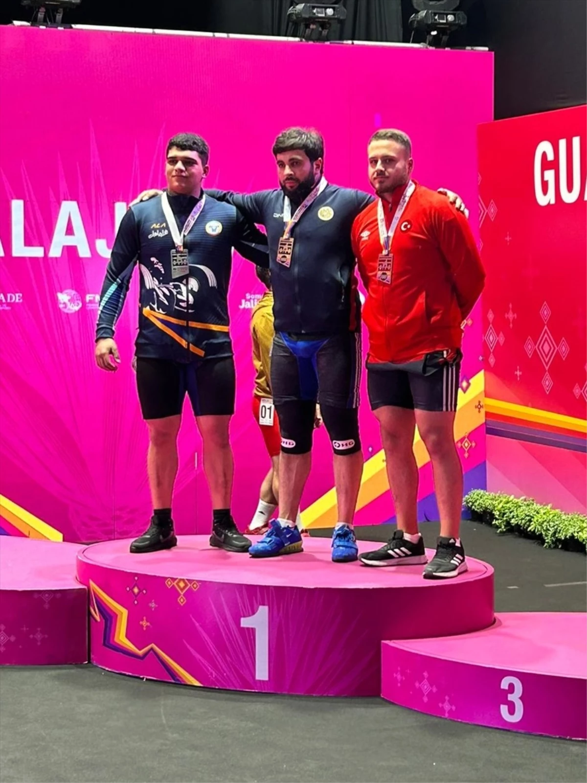 Milli halterci Muhammet Emin Burun, Dünya Gençler Şampiyonası\'nda bronz madalya kazandı