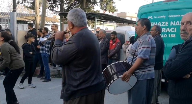 Musalla Gücü Spor Kulübü Başkanının Cenaze Töreninde Davul Zurna Çalındı Musalla Gücü Spor Kulübü Başkanının Cenaze Töreninde Davul Zurna Çalındı