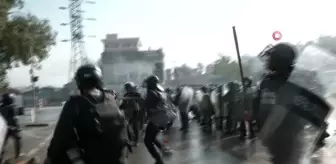 Nepal'de monarşi yanlısı göstericilere polis müdahalesi