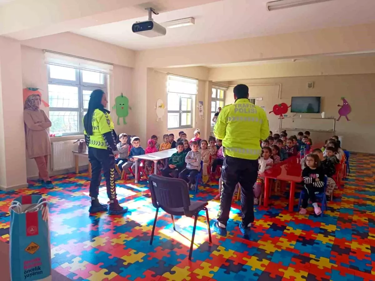 Elazığ\'da 80 öğrenciye trafik eğitimi verildi