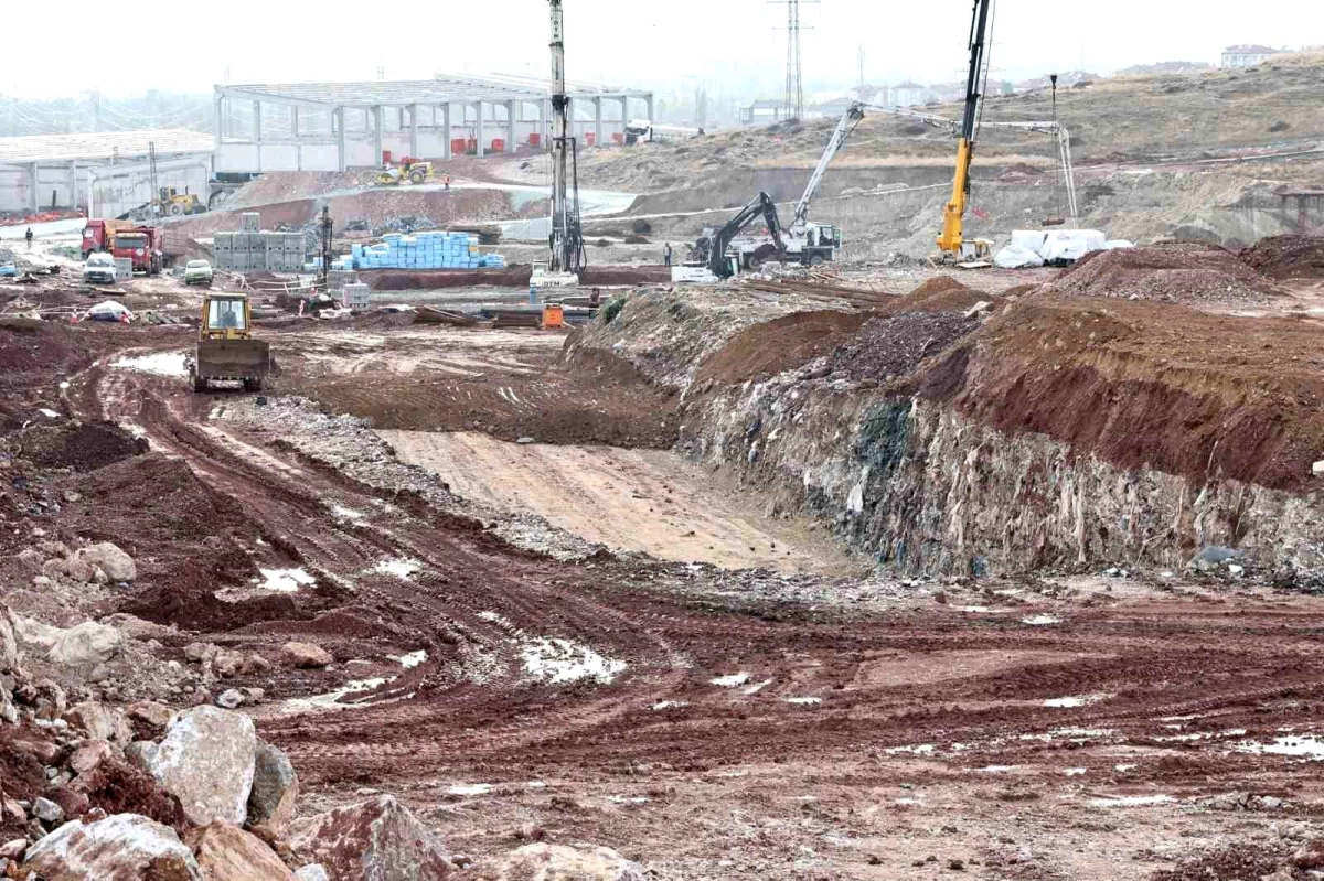 Kütahya Belediye Başkanı İnköy Küçük Sanayi Sitesi İnşaatını İnceledi