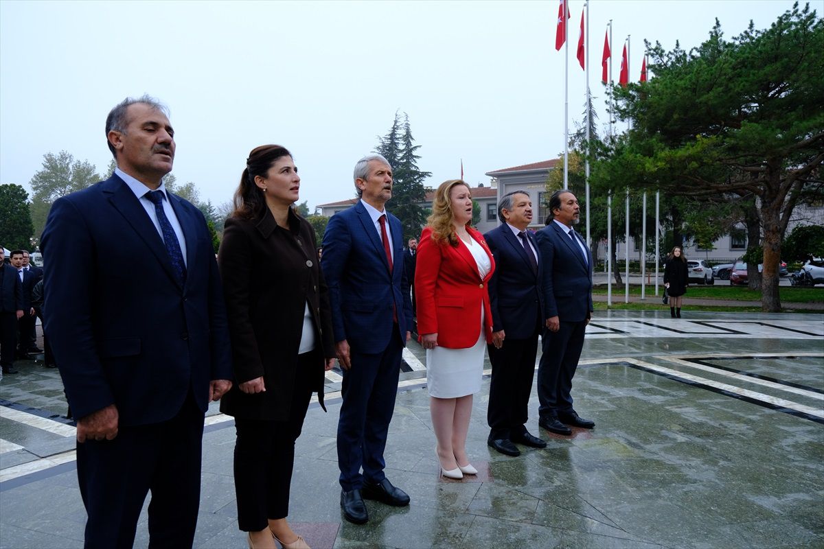 Kırklareli\'nde 24 Kasım Öğretmenler Günü Törenle Kutlandı