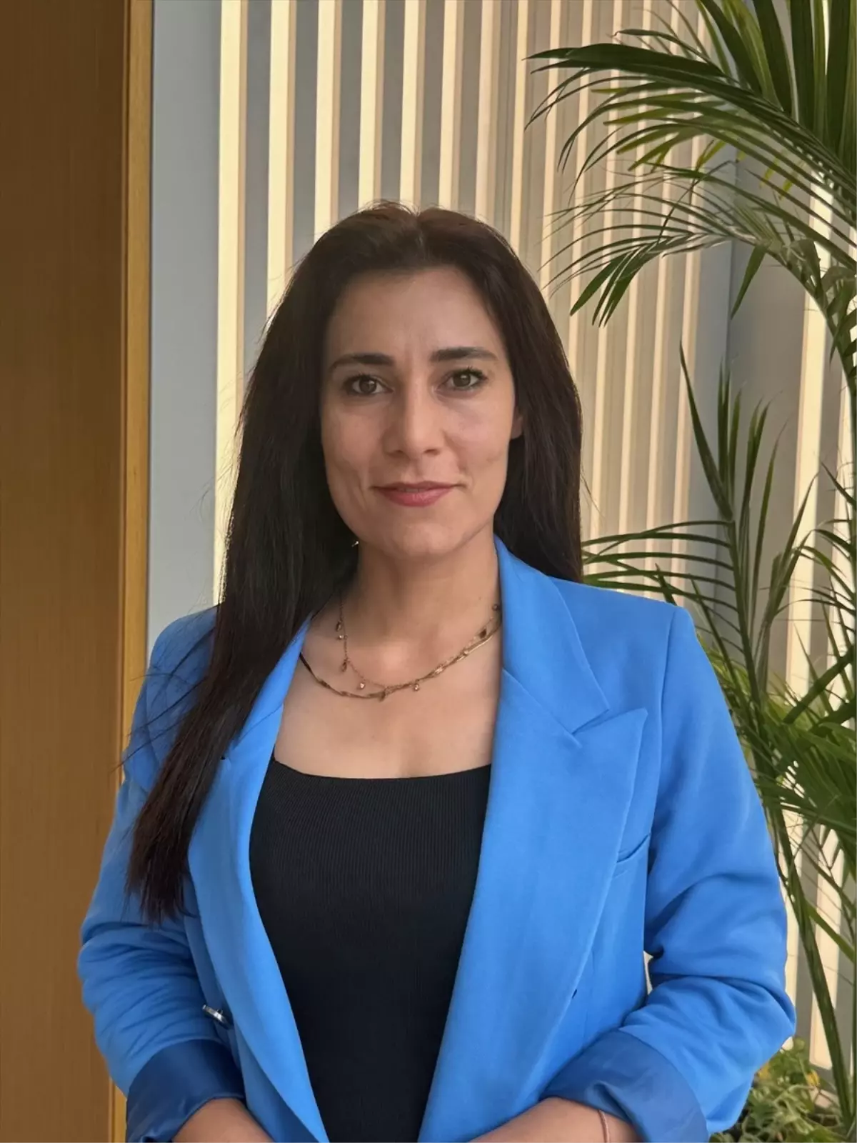 Adana\'da öğretmenlik yapan Cansu Bolat, dil bilgisini 72 saniyede öğretiyor