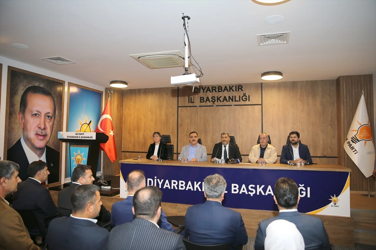 AK Parti Diyarbakır İl Başkanı Ocak, basın mensuplarıyla bir araya geldi