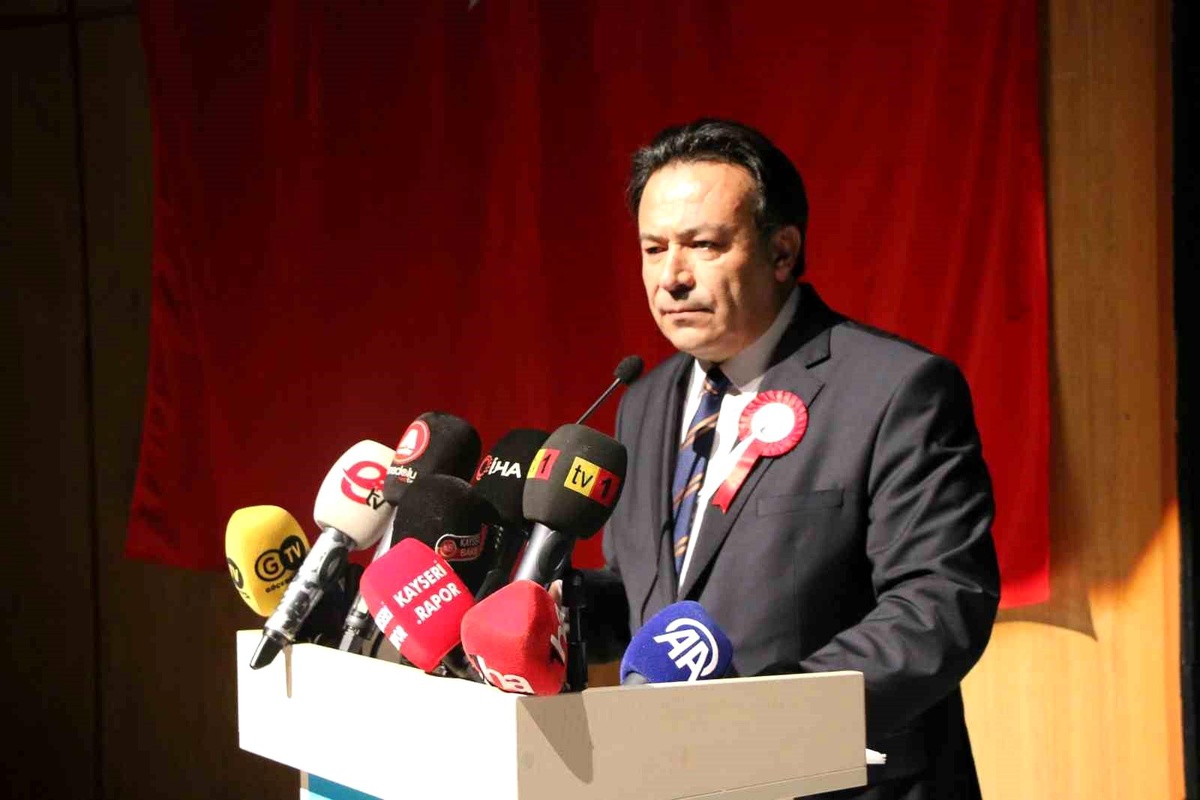 AK Parti Genel Başkanvekili Elitaş: "Anne ve baba olarak göstermediğimiz müsamahayı, öğretmenler bizim evlatlarımıza gösteriyor"