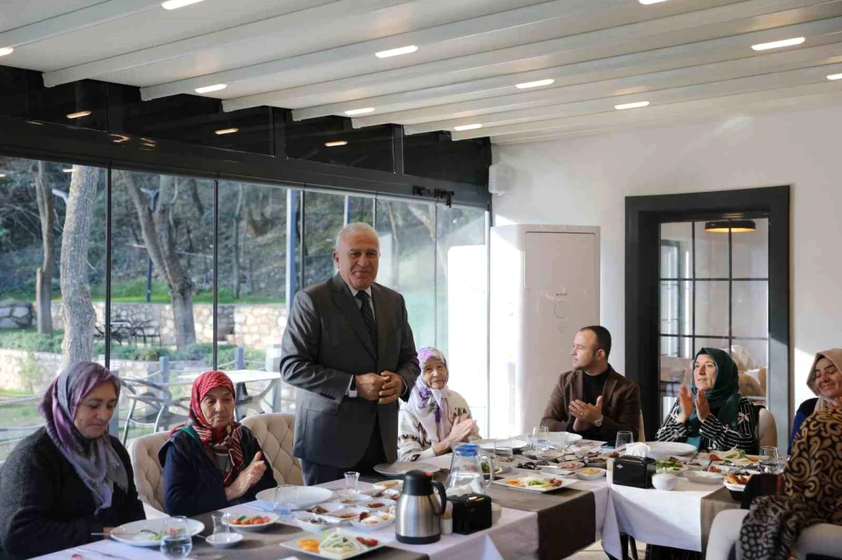 Efeler Belediye Başkanı kadın vatandaşlarla kahvaltıda buluştu