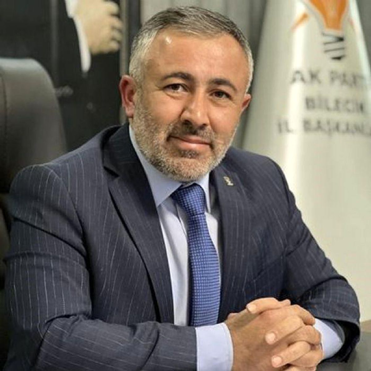 AK Parti Bilecik İl Başkanı Serkan Yıldırım, belediye çalışanları tarafından öldürülen köpeklerle ilgili tepki gösterdi