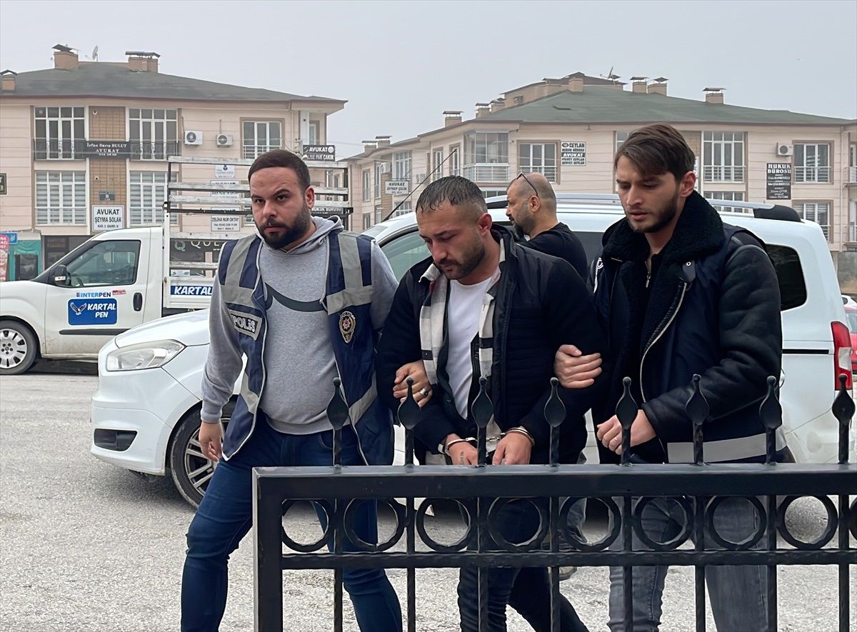 Burdur\'da Silahlı Tehdit ve Ateş Açma Olayında Zanlı Tutuklandı