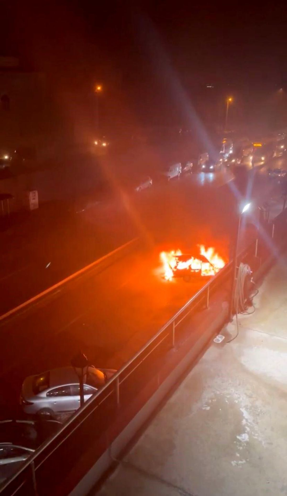 Bursa\'da seyir halindeki araç alev alev yandı