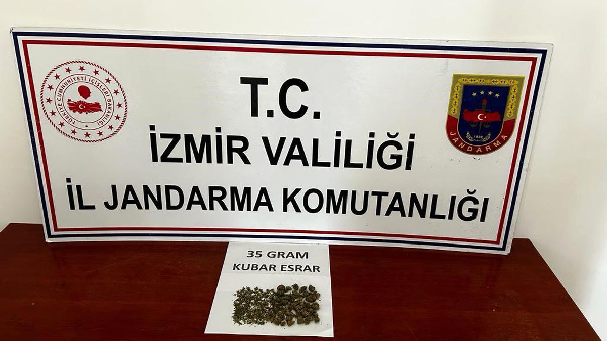 Çeşme\'de kubar esrar ele geçirildi, 3 kişi hakkında adli işlem başlatıldı